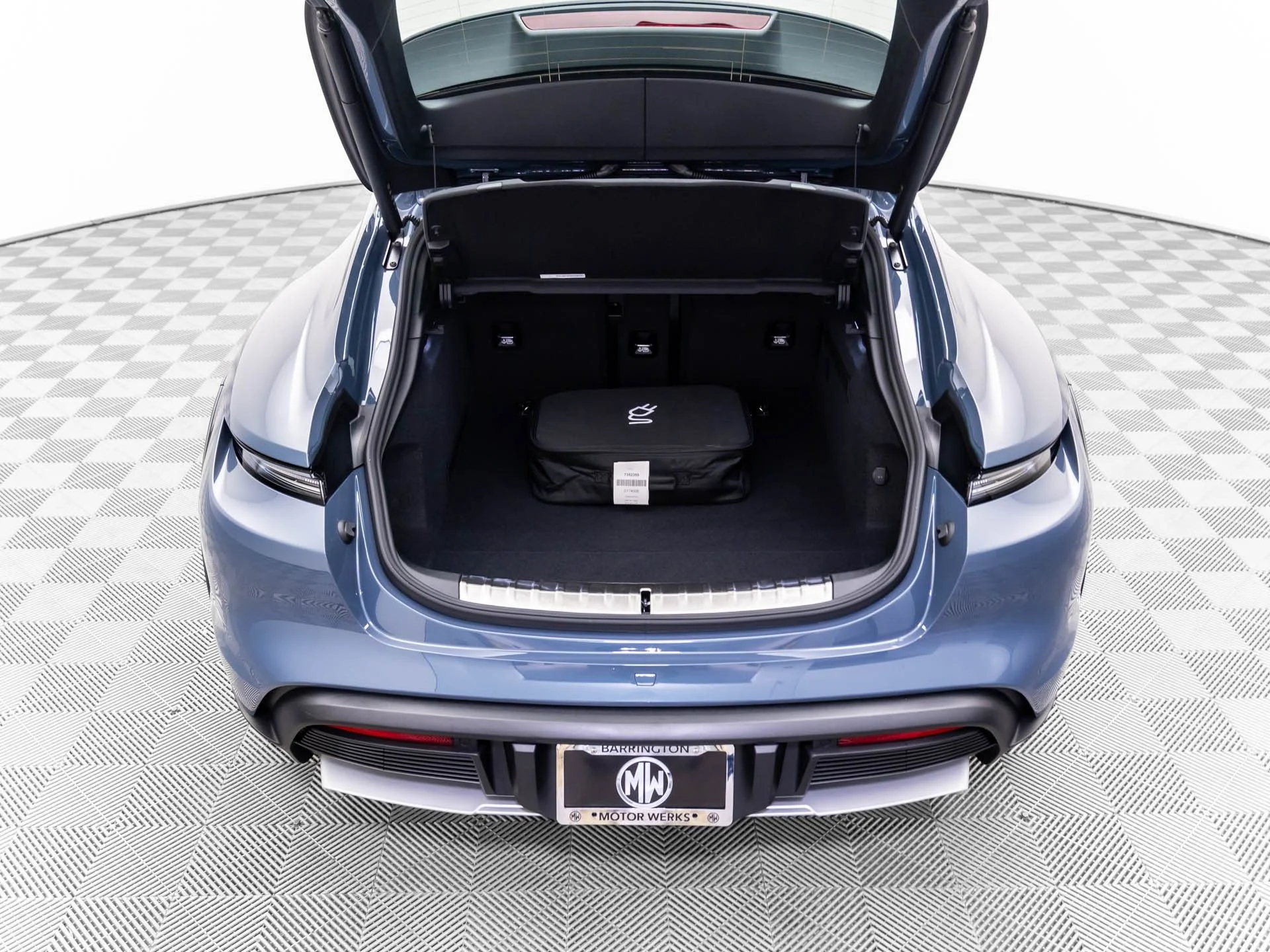 2025 Porsche Taycan Base - Photo 31