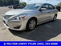 2015 Nissan Altima 2.5 S's photo