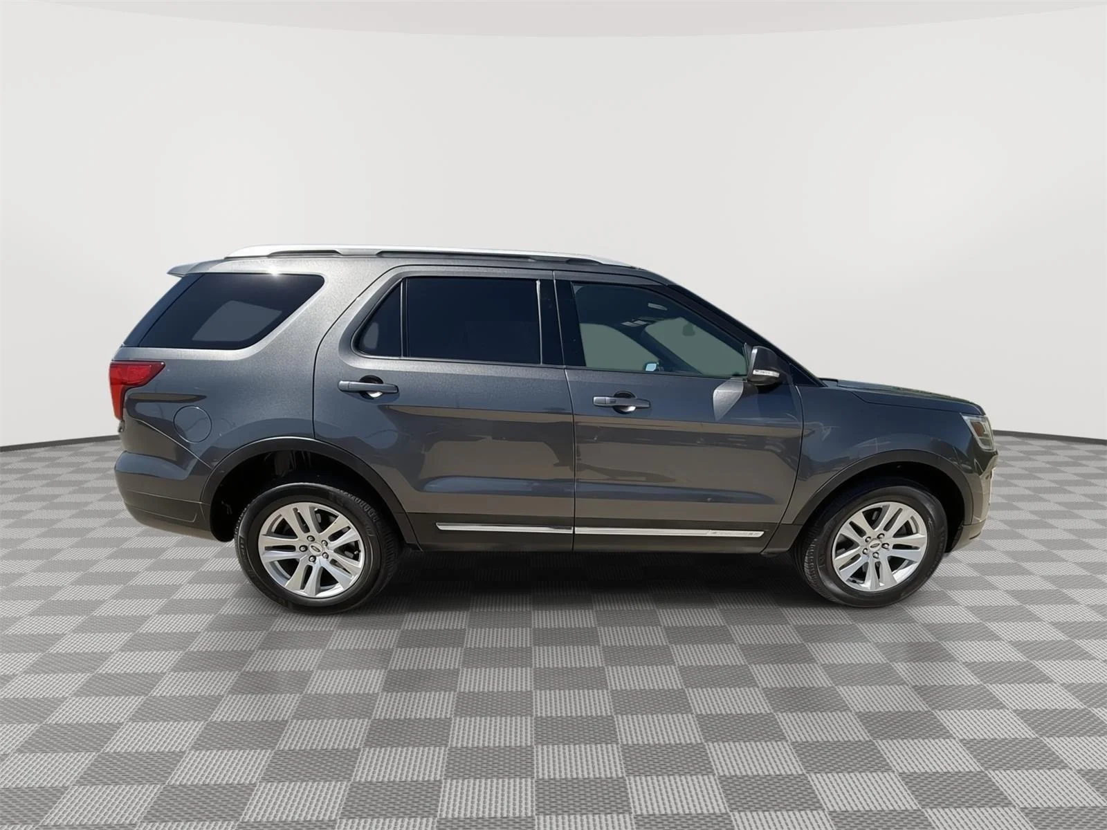 Used 2019 Magnetic Ford XLT image 10