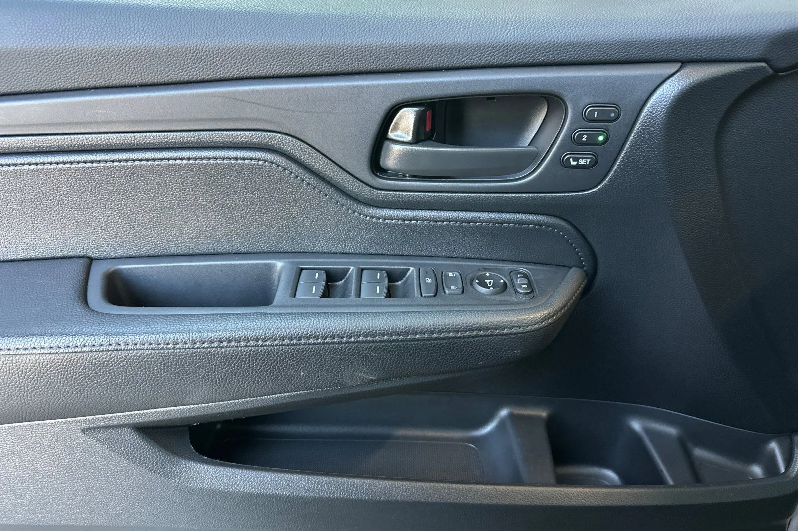 Used 2024 Gray Honda EX-L image 12