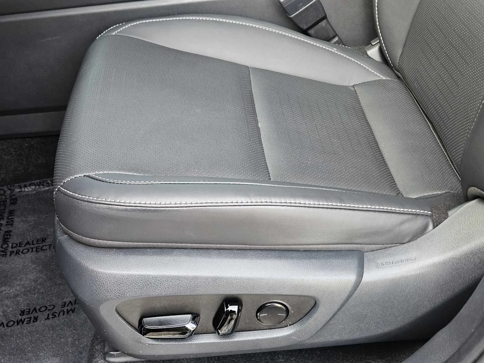 Certified Used 2025 CELESTIAL SILVER Lexus Premium image 18
