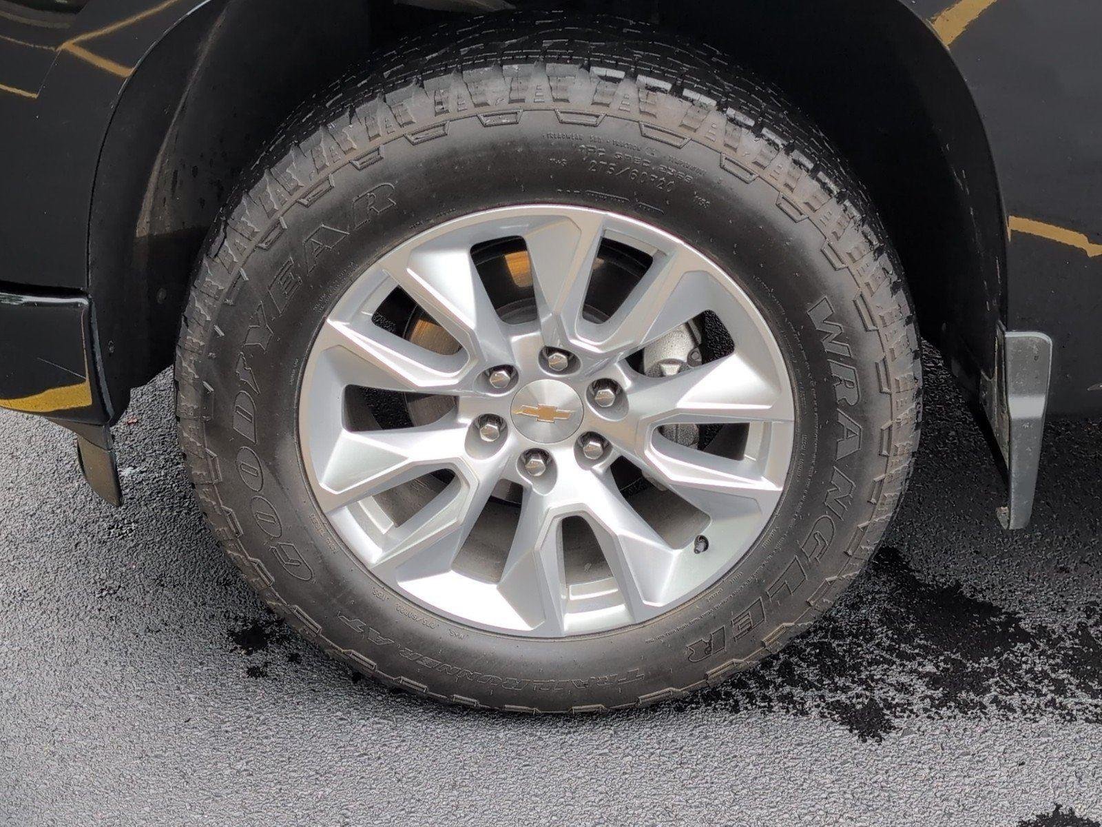 Used 2025 Black Chevrolet Custom image 11