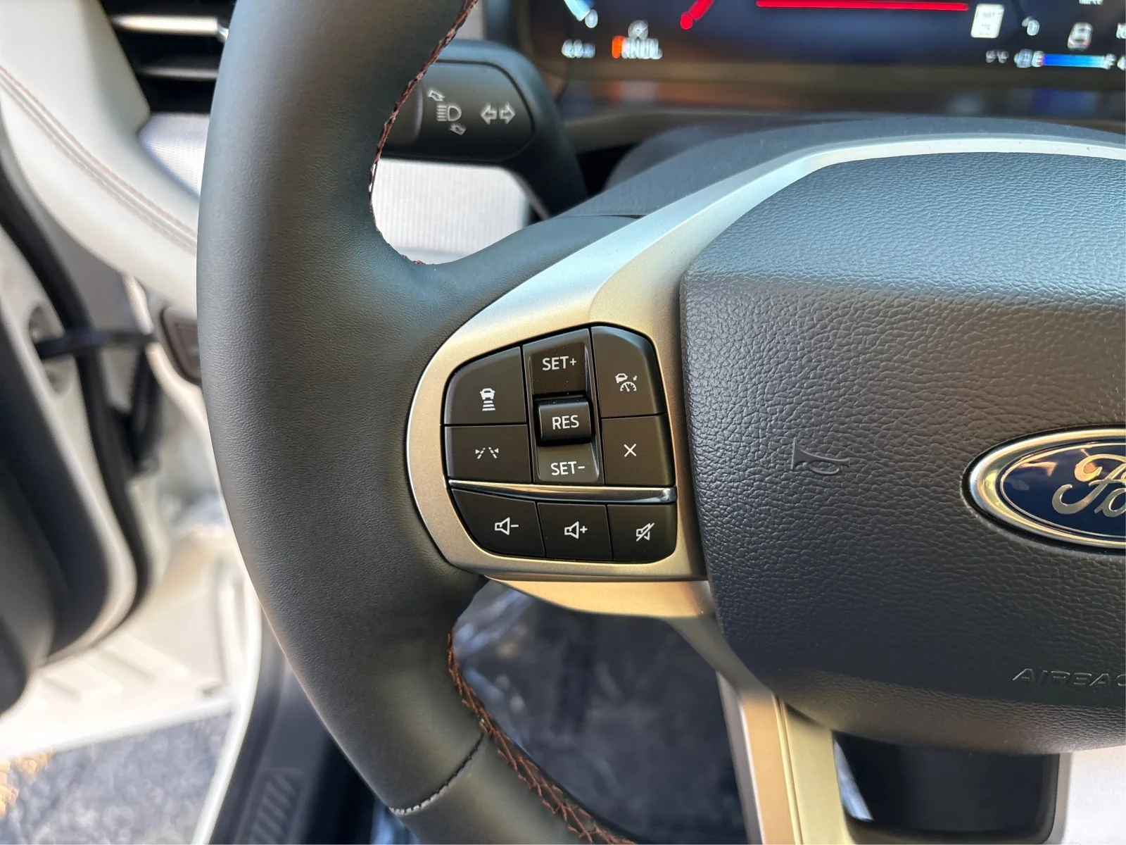 New 2026 Star White Metallic Tri-Coat Ford Active image 22