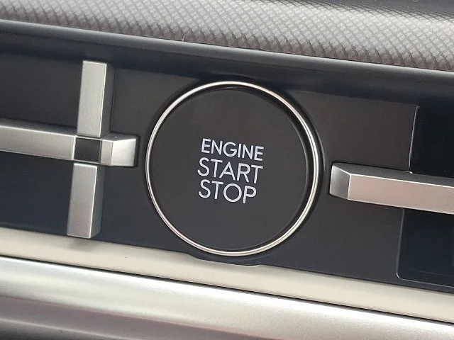 New 2027 White Hyundai SEL image 15