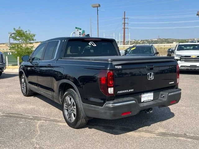 Used 2017 Black Honda RTL-T image 3