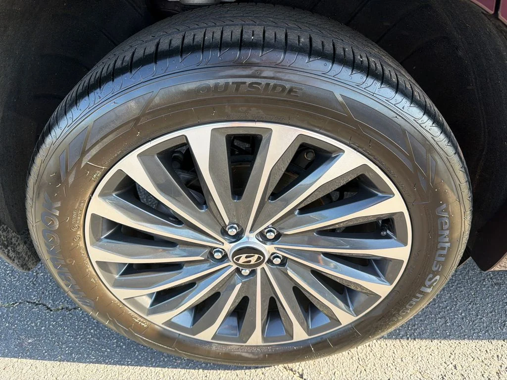 Used 2024 Red Hyundai Calligraphy image 17