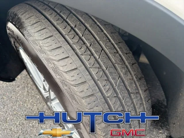Used 2025 Summit White Chevrolet 2LT image 10