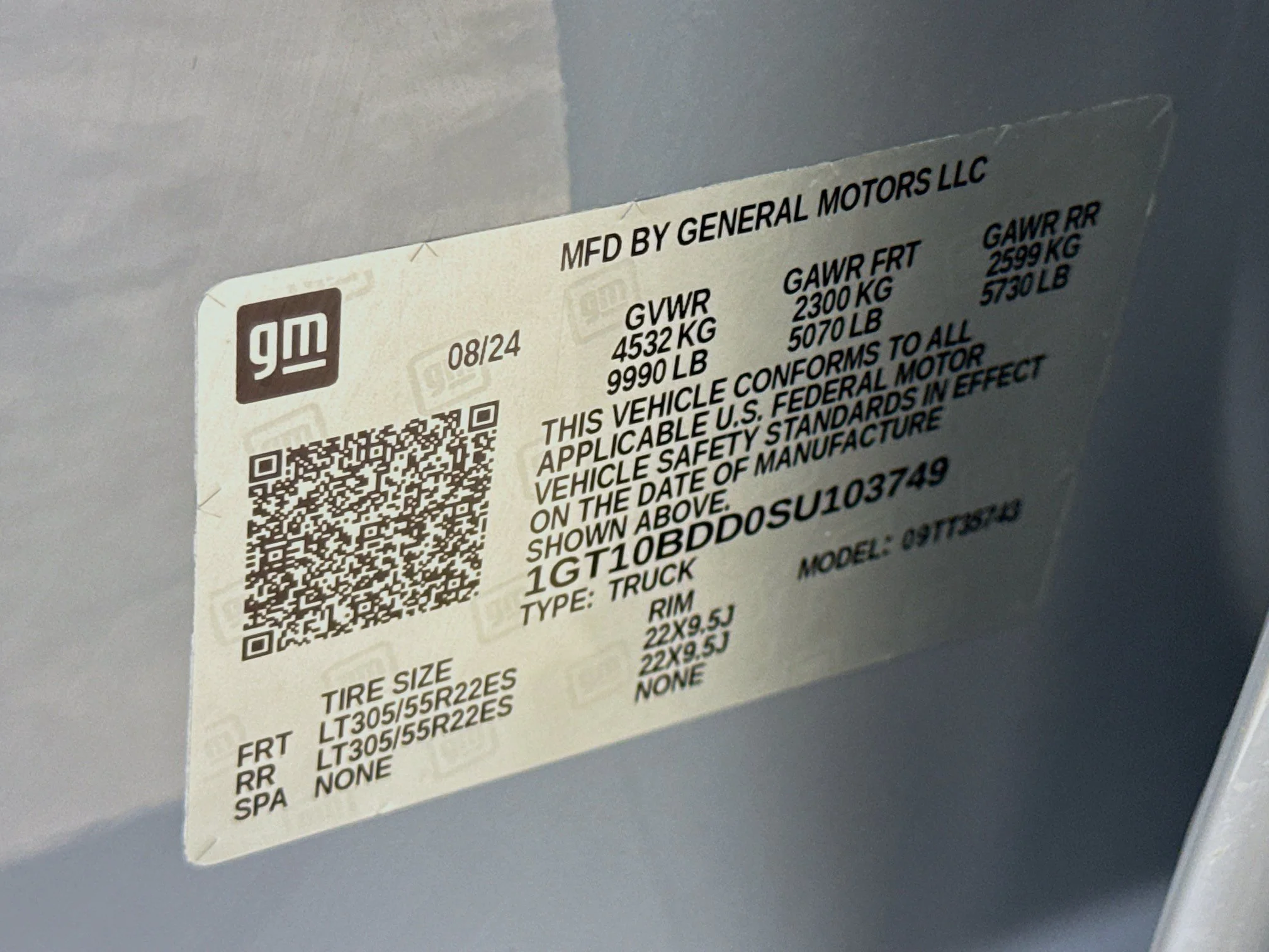 Used 2025 Meteorite Metallic (Grey) GMC 2X image 35