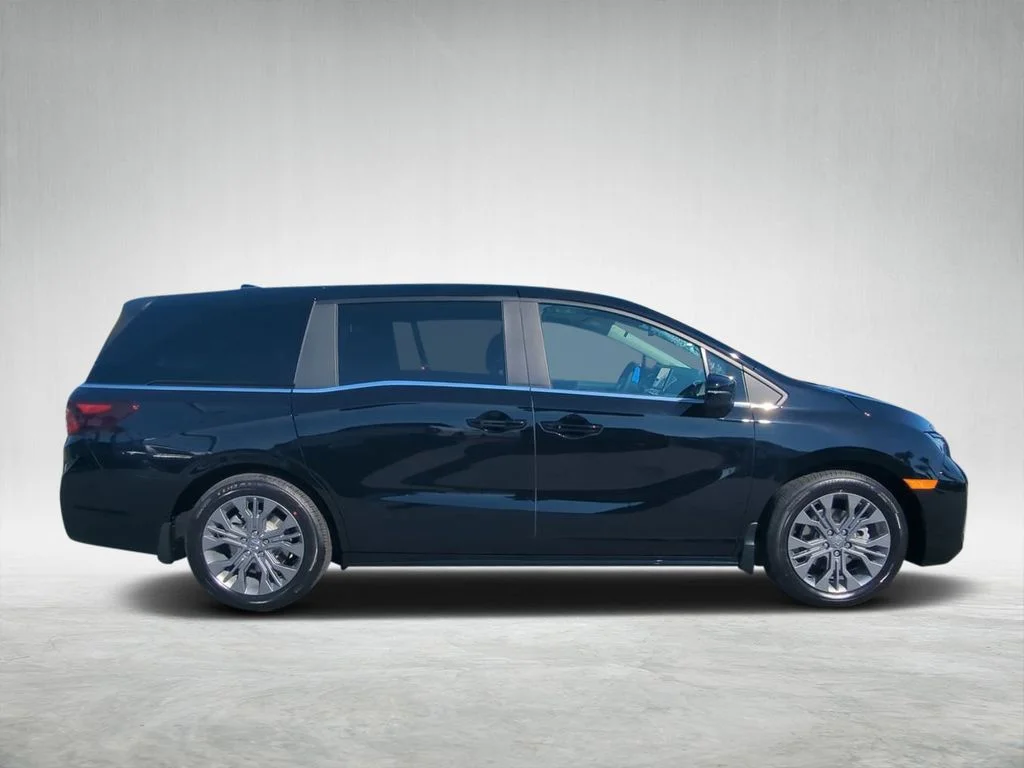 New 2026 Crystal Black Pearl Honda Touring image 2