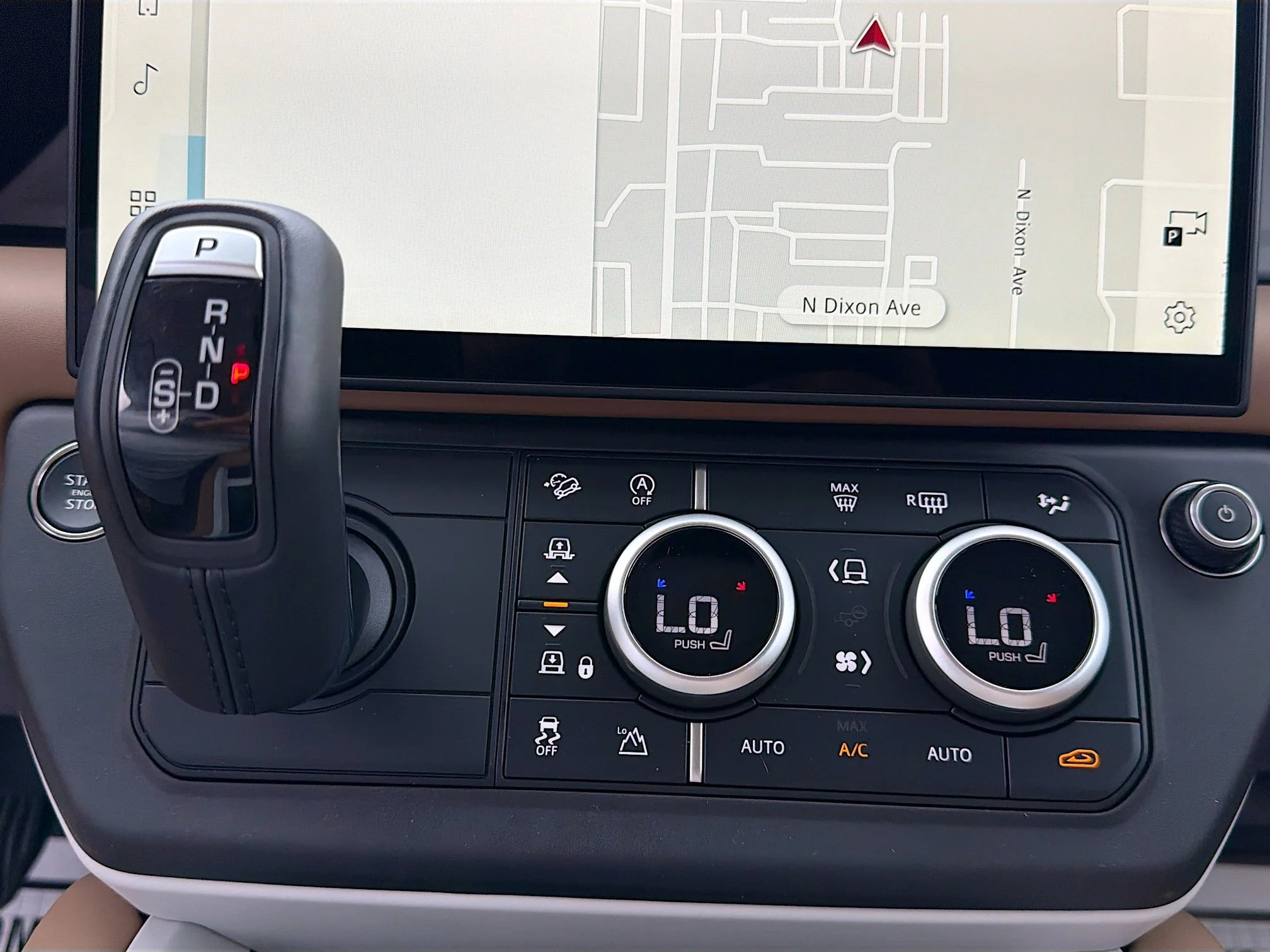 New 2026 Fuji White Land Rover X-Dynamic SE image 33