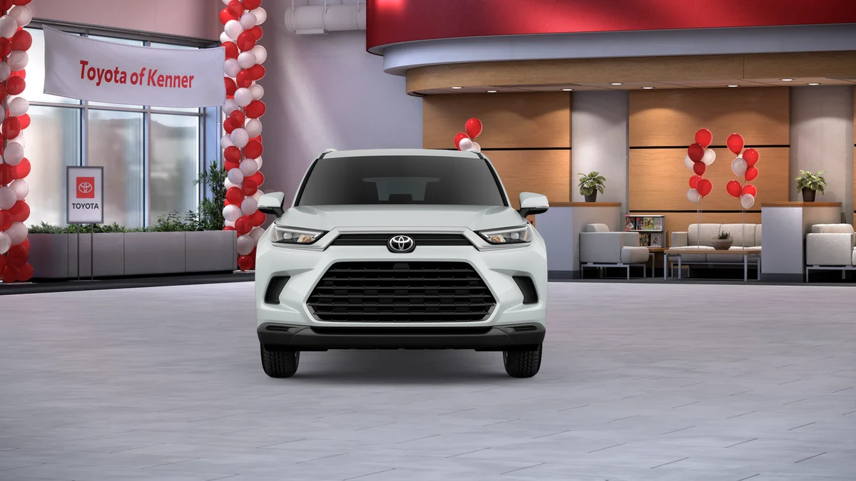 New 2026 Wind Chill Pearl Toyota XLE image 25