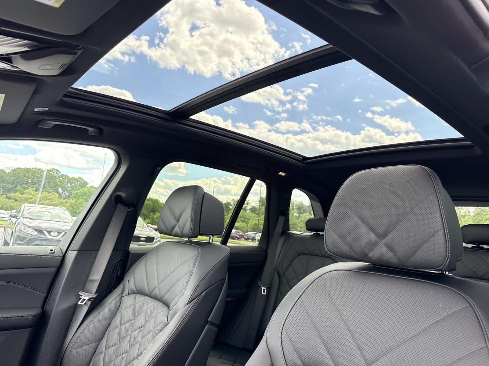 New 2026 Dravit Grey Metallic BMW xDrive40i image 4