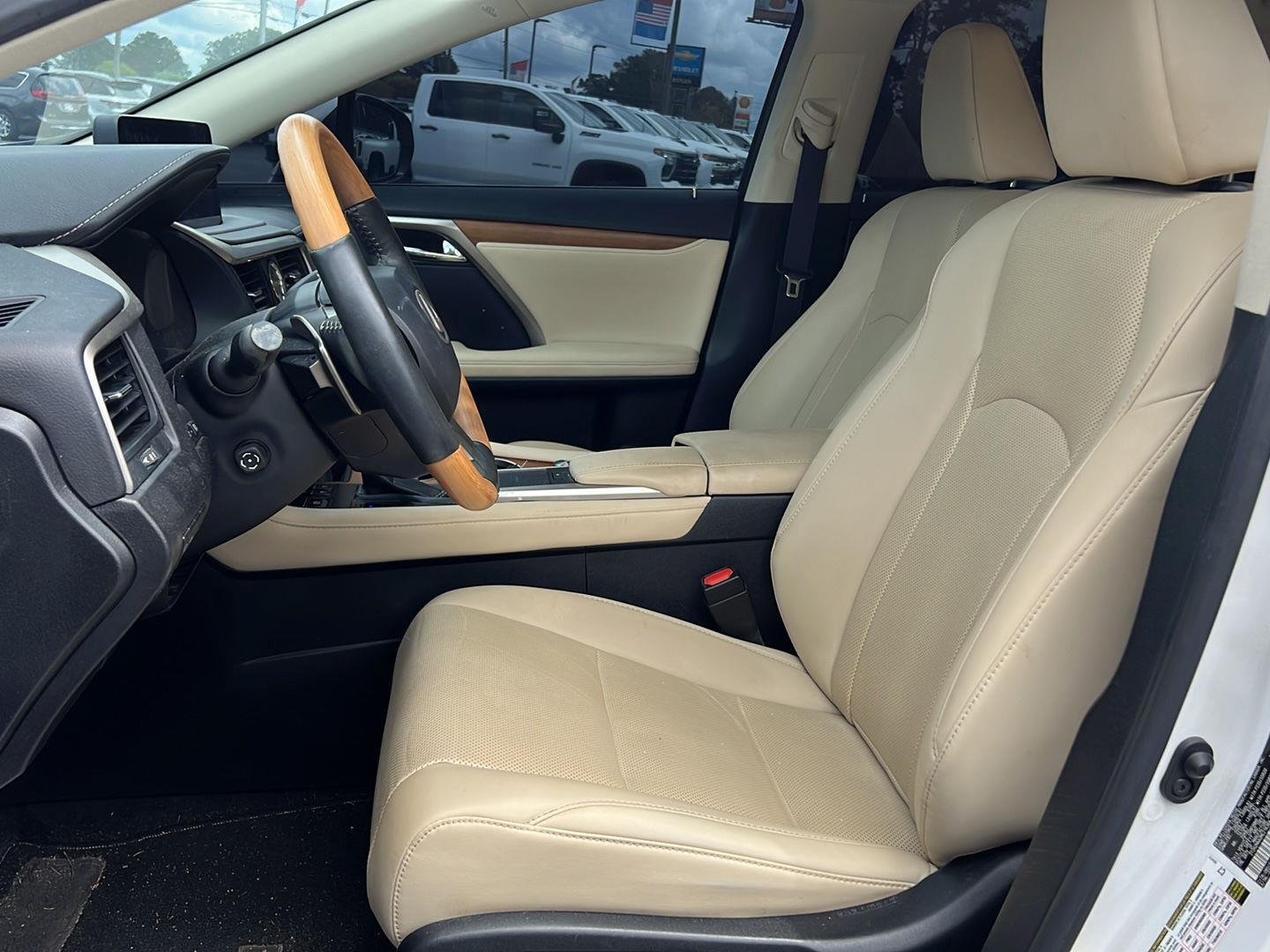 Used 2021 WHITE Lexus  image 11