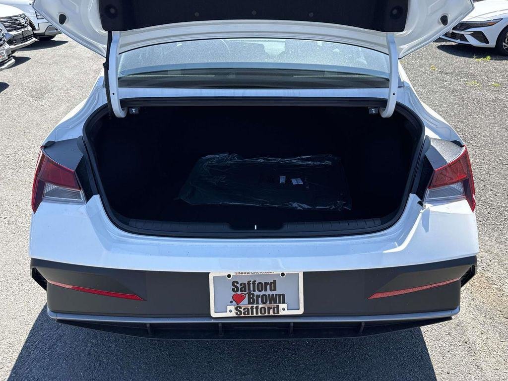 New 2026 White Hyundai SE image 30