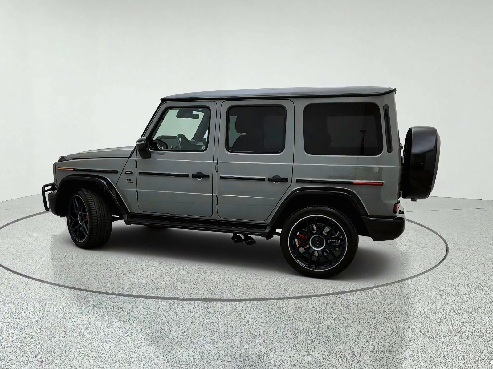 New 2027 MANUFAKTUR Arabian Grey Non- Metallic Mercedes-Benz AMG® G 63 SUV image 13