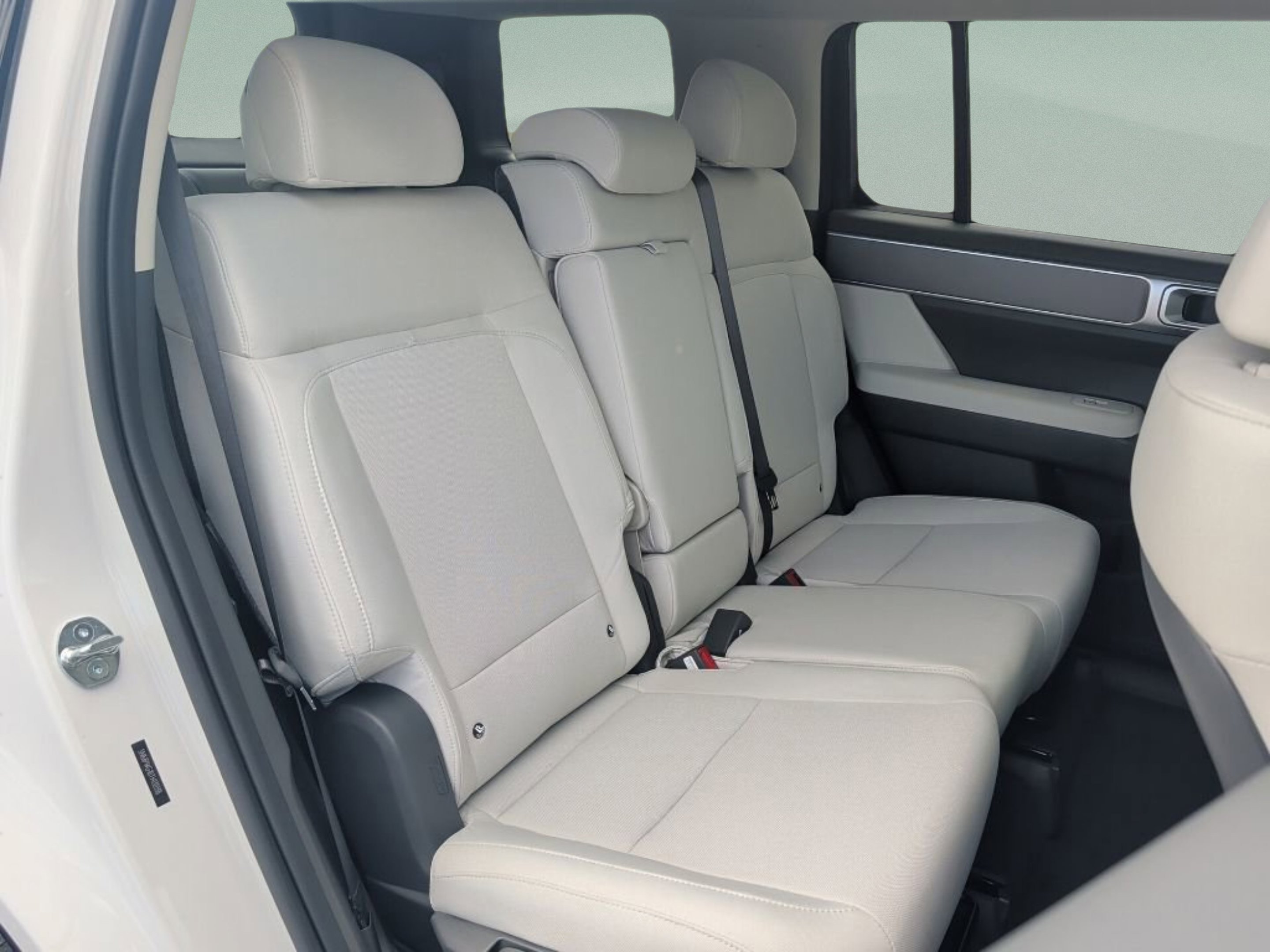 New 2026 Serenity White Hyundai SE image 38