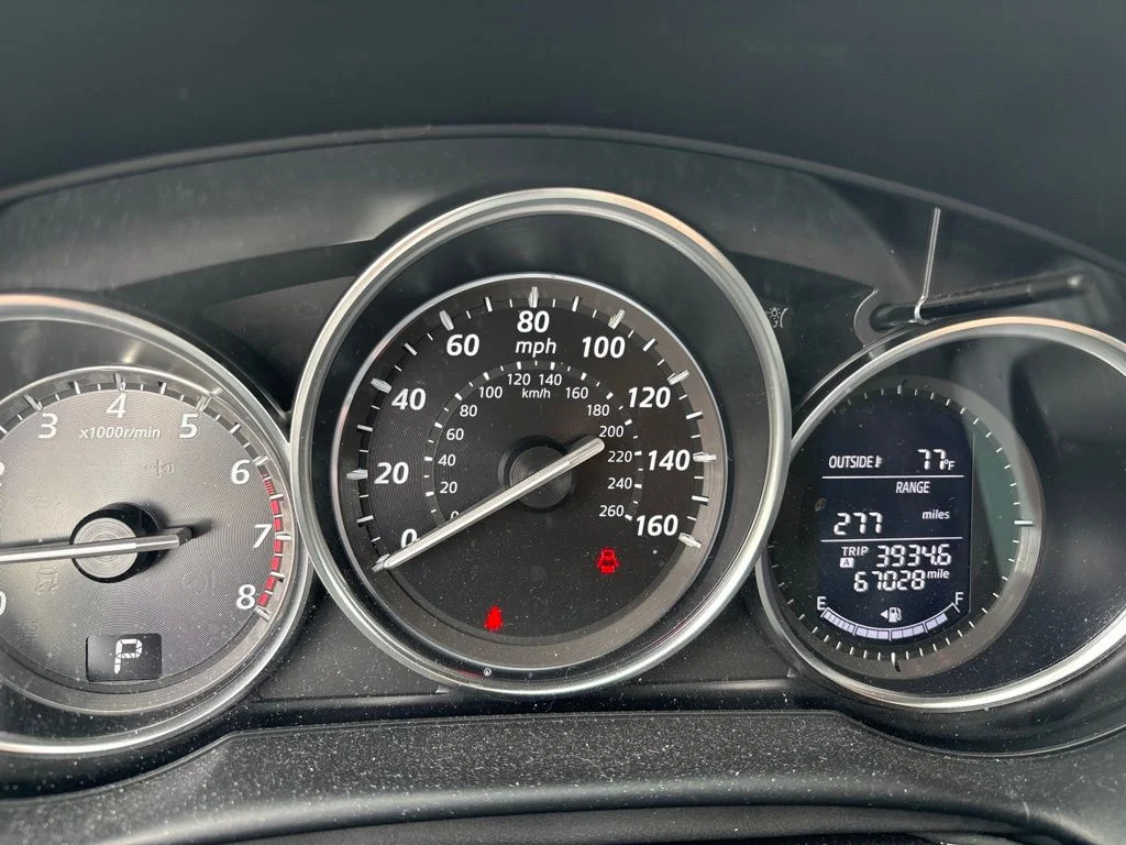 Used 2015 White Mazda Touring image 19