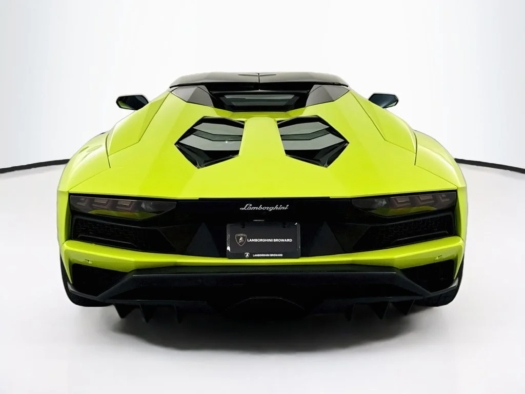 Used 2019  Lamborghini Base image 34