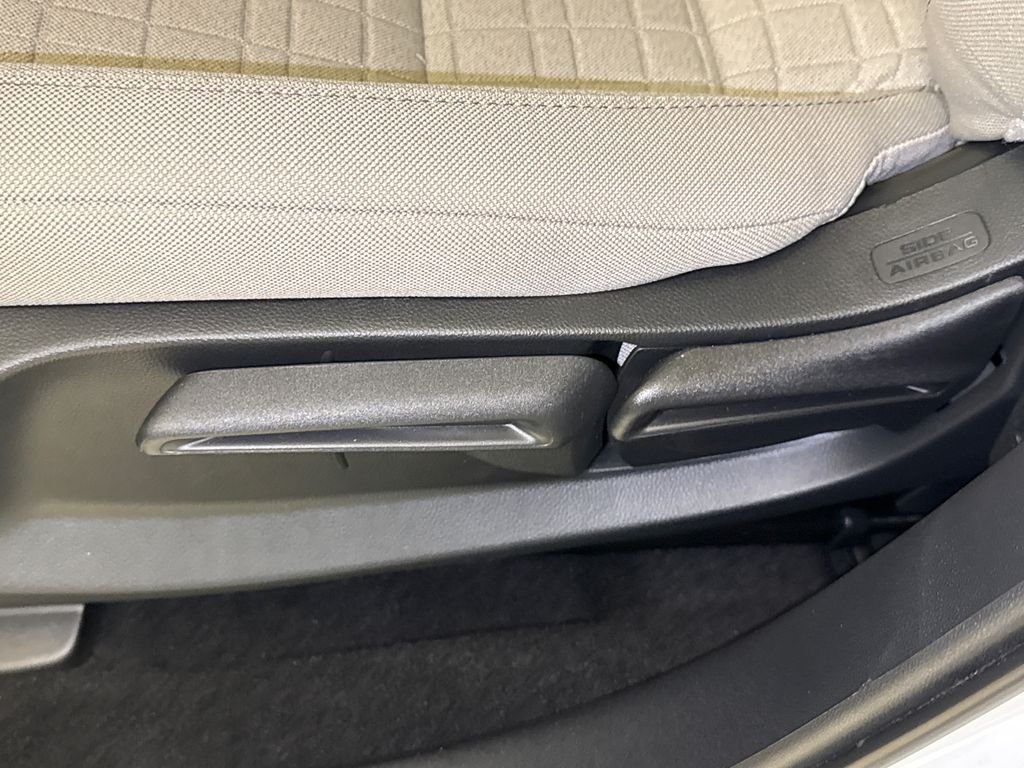 New 2027 Platinum White Pearl Honda LX image 20