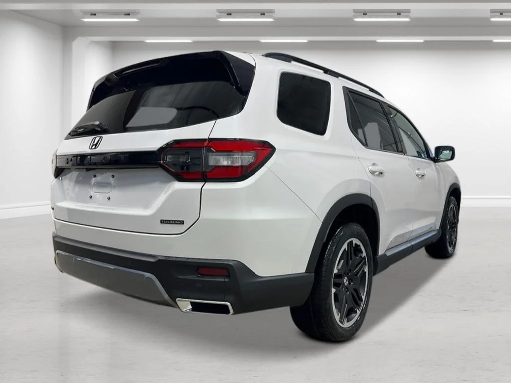 New 2026 Platinum White Pearl Honda Touring image 5