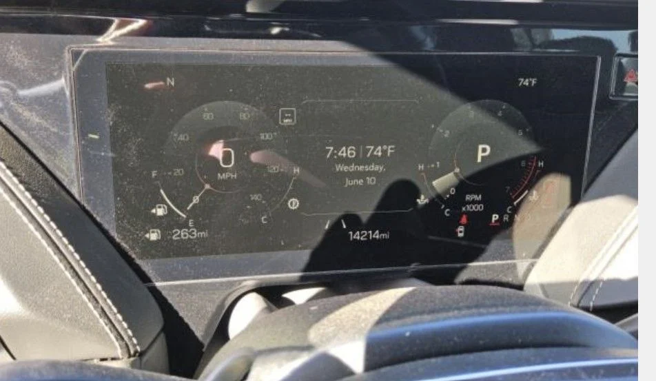 Used 2025 Silver GMC Elevation image 11