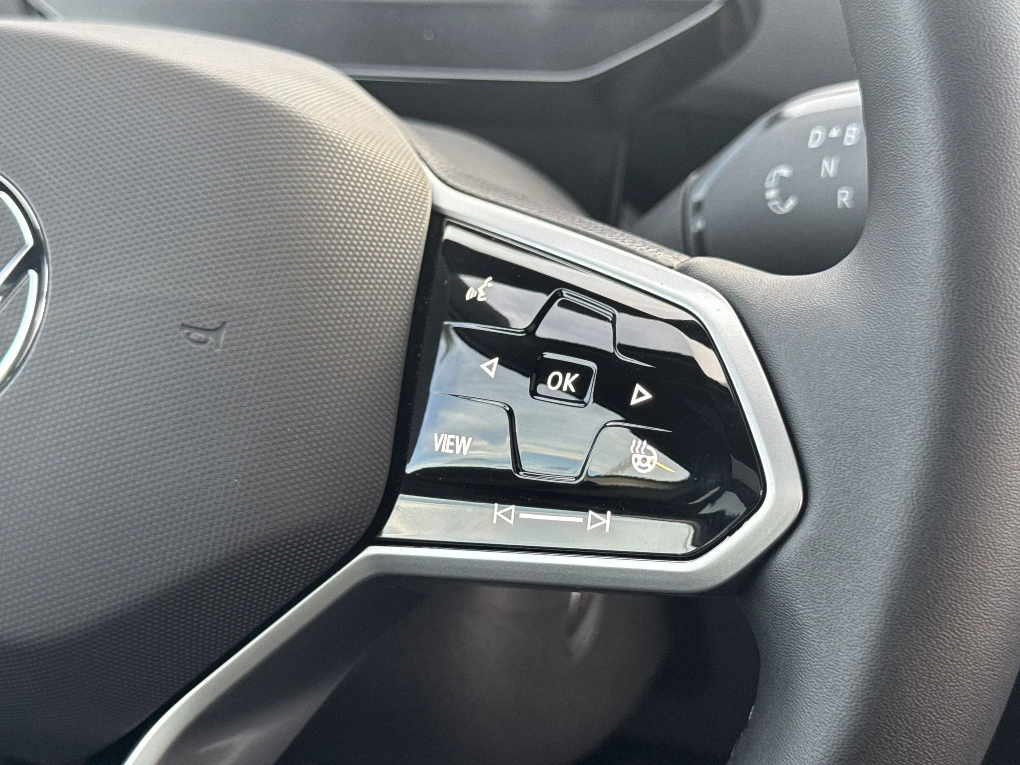 New 2026 Silver Mist Metallic Volkswagen Pro S image 21