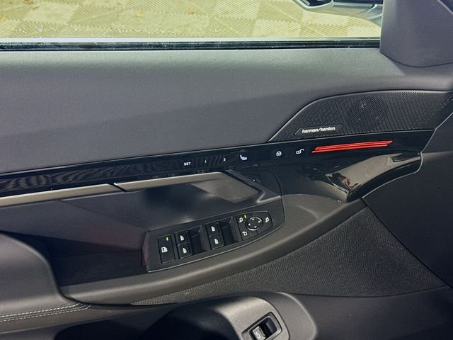 2025 BMW 5 Series 530i - Photo 17