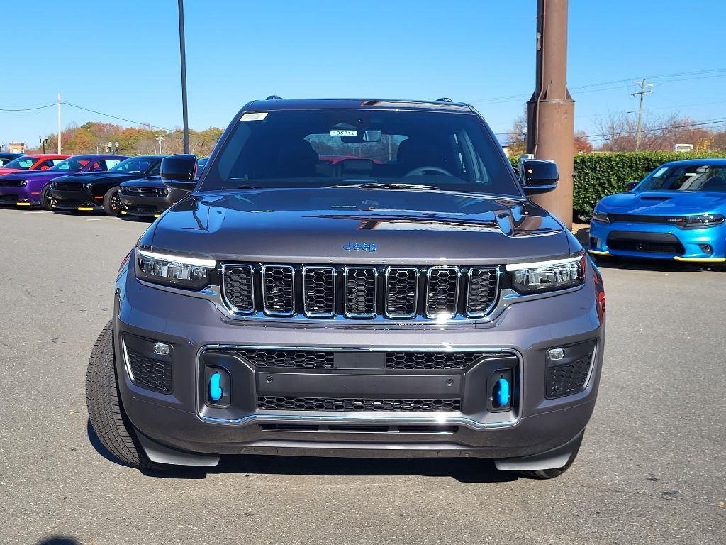 New 2024 Baltic Gray Metallic Clear-Coat Exterior Paint Jeep Overland image 2