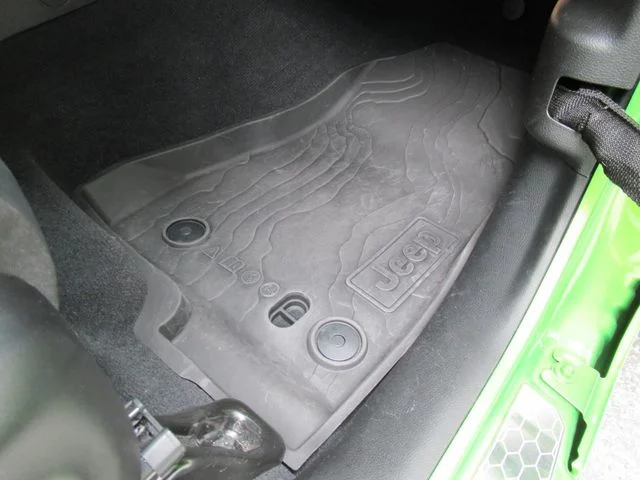 Certified Used 2025  Jeep Rubicon image 33