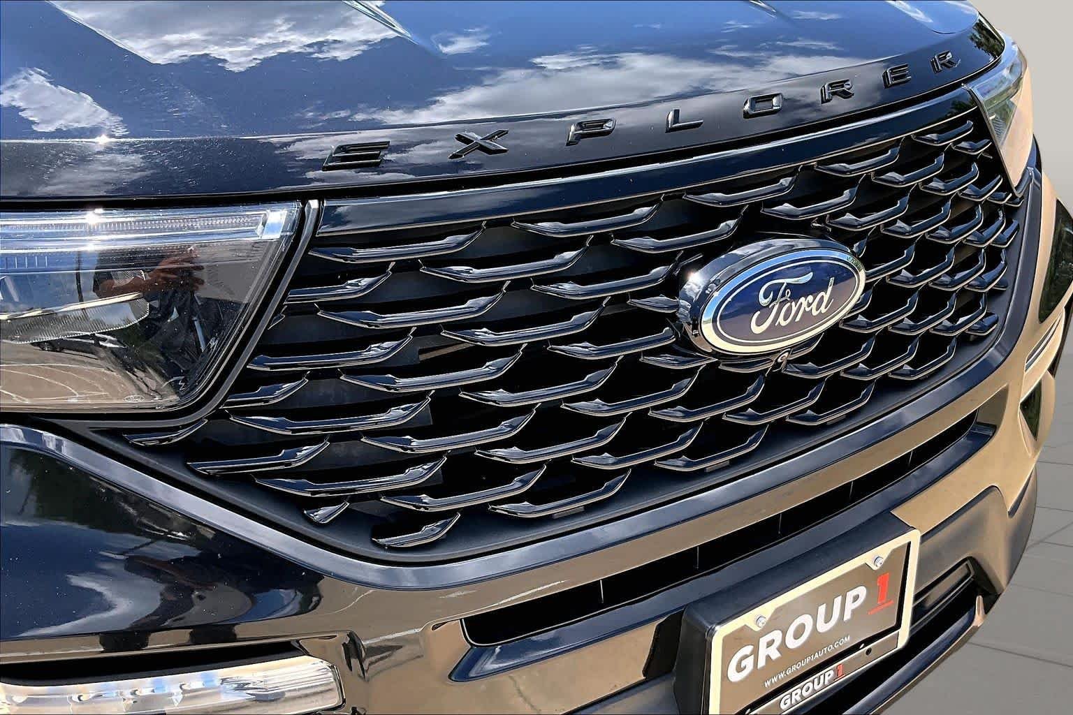 Used 2022 Agate Black Metallic Ford ST-Line image 30