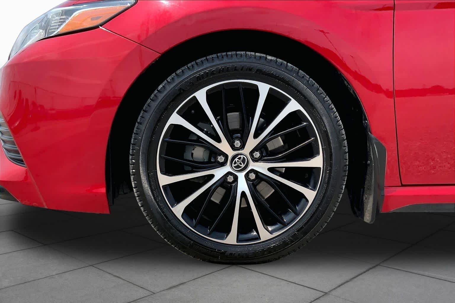 Used 2020 Supersonic Red Toyota SE image 11