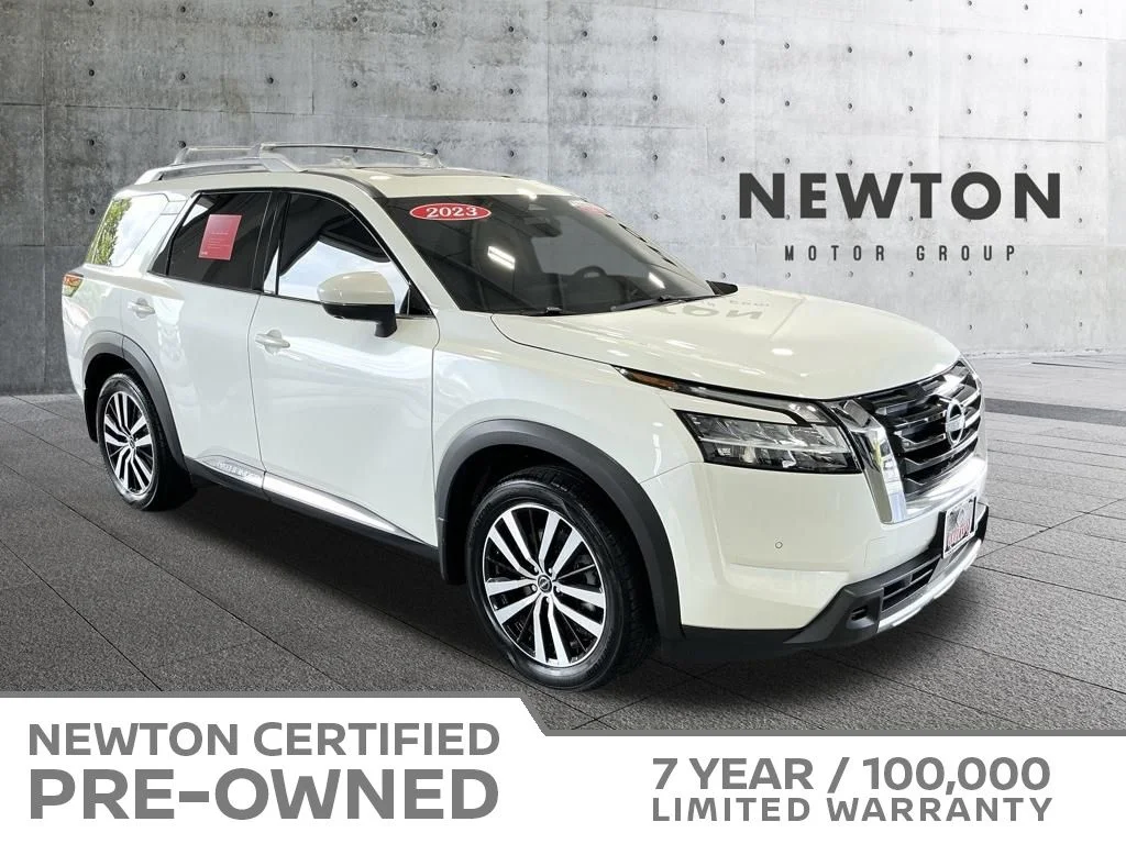 2023 Nissan Pathfinder Platinum 4WD's photo