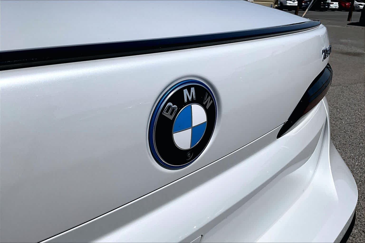 Used 2025 Mineral White Metallic BMW 750e xDrive image 9