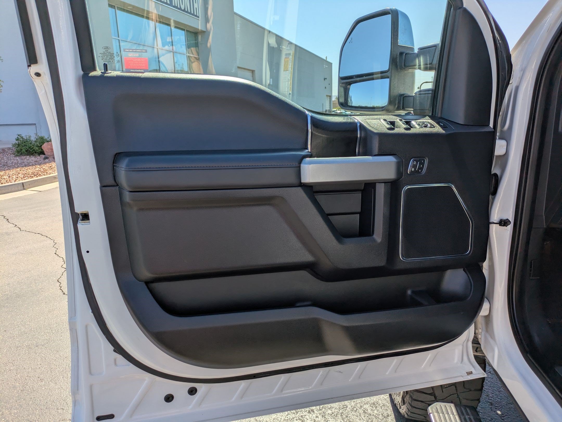 Used 2019 White Platinum Clearcoat Metallic Ford Platinum image 11