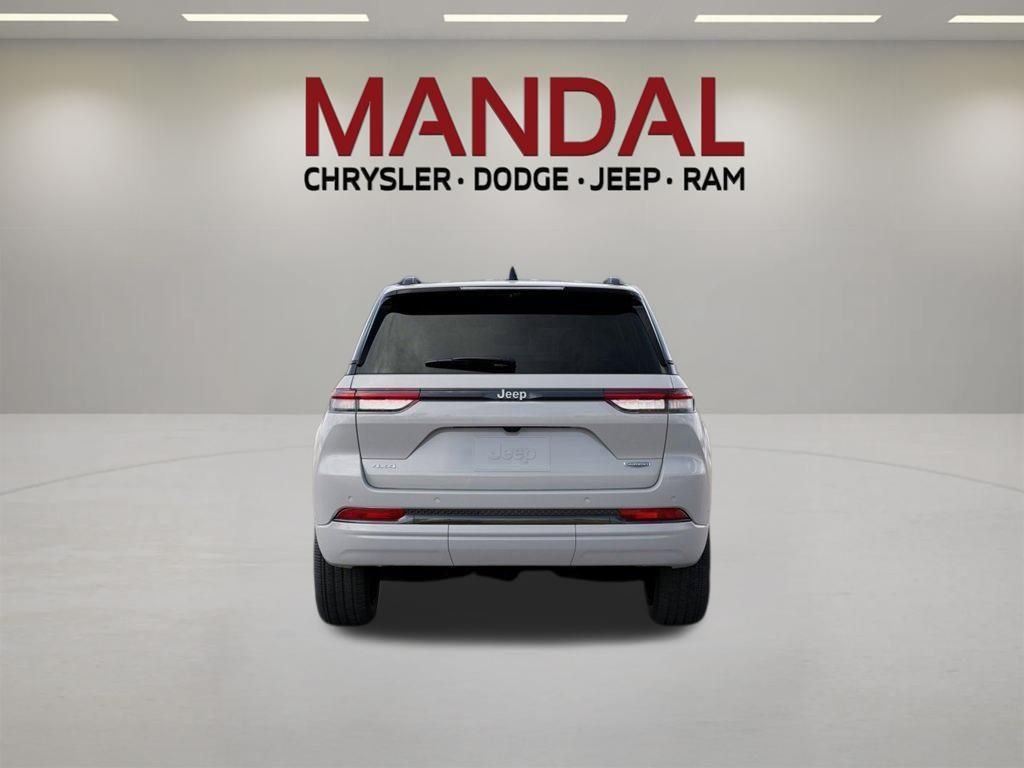 New 2026 Bright White Clear-Coat Exterior Paint Jeep Summit image 7