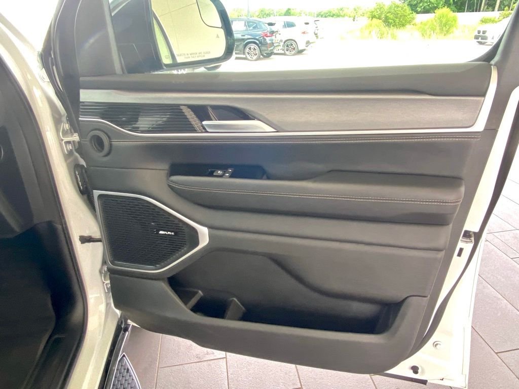 Used 2025 White Jeep Series II image 29