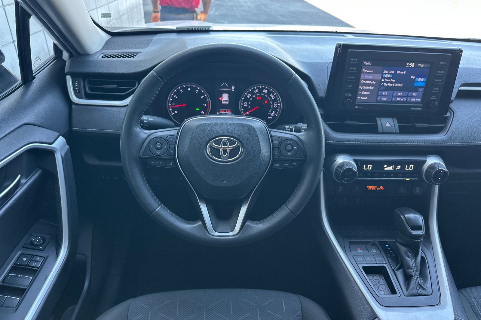Used 2022 White Toyota XLE image 14