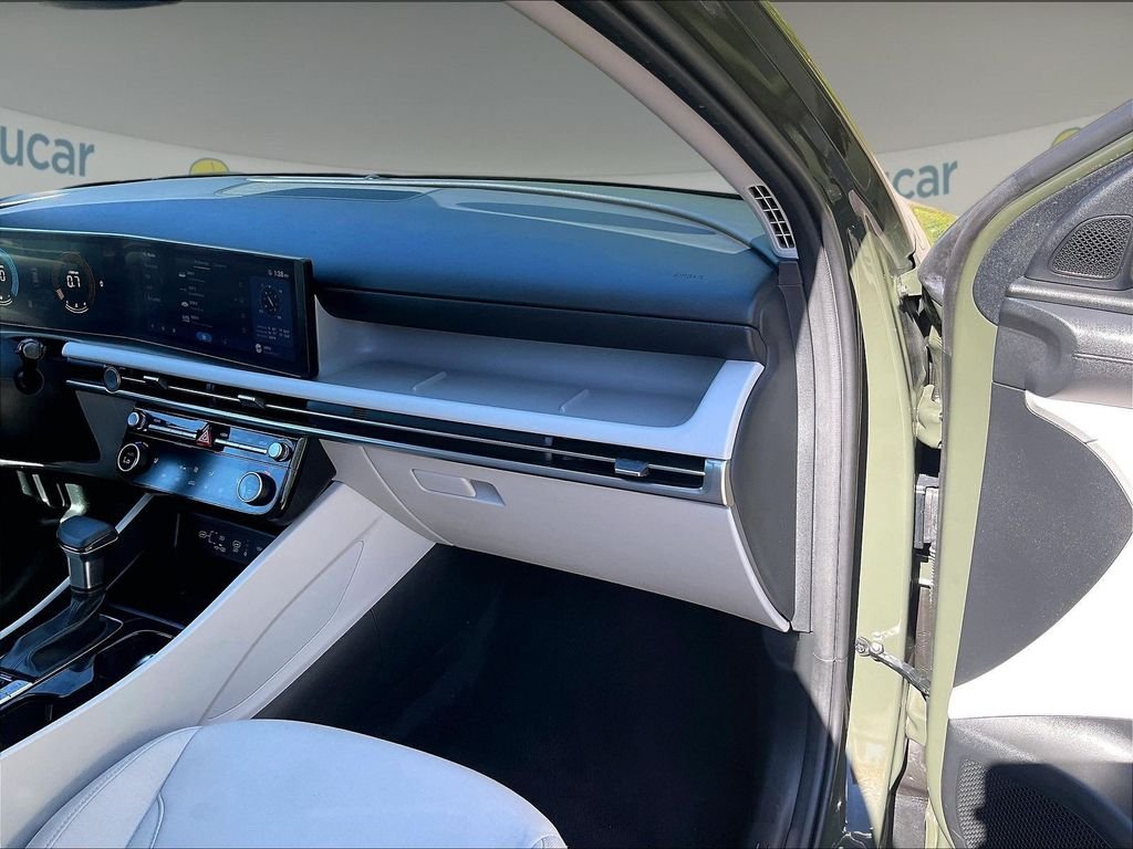 Used 2025 Green Hyundai SEL image 13