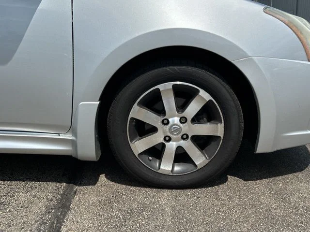 Used 2012 Silver Nissan 2.0 SR image 13