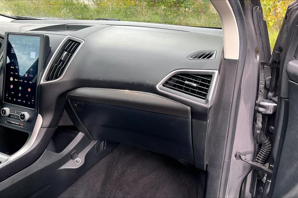 Used 2022 Gray Ford SEL image 16