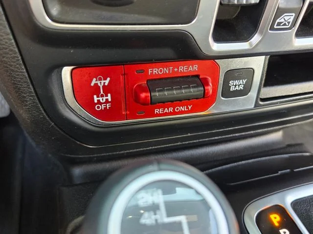 Used 2018 White Jeep Unlimited Rubicon image 24