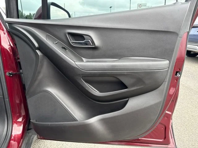 Used 2016 Crimson Metallic Chevrolet LS image 9