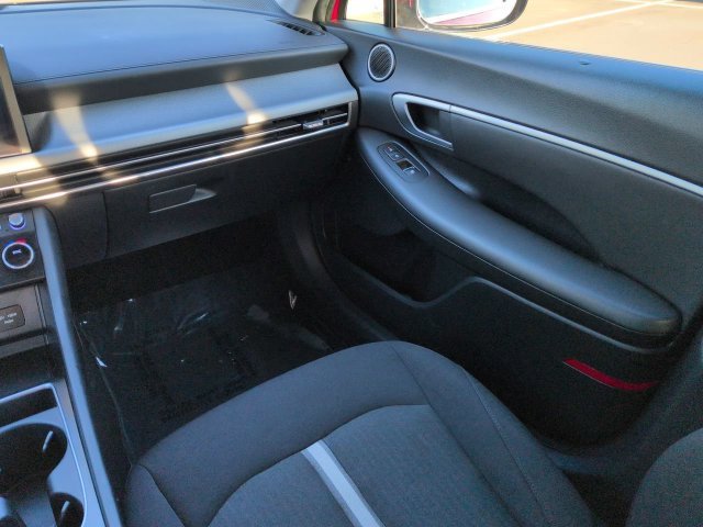 Used 2024 Red Hyundai SEL image 16