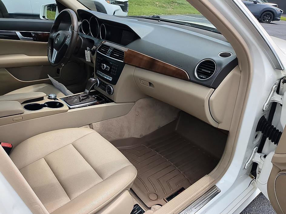 Used 2014 Diamond White Metallic Mercedes-Benz C 250 image 36