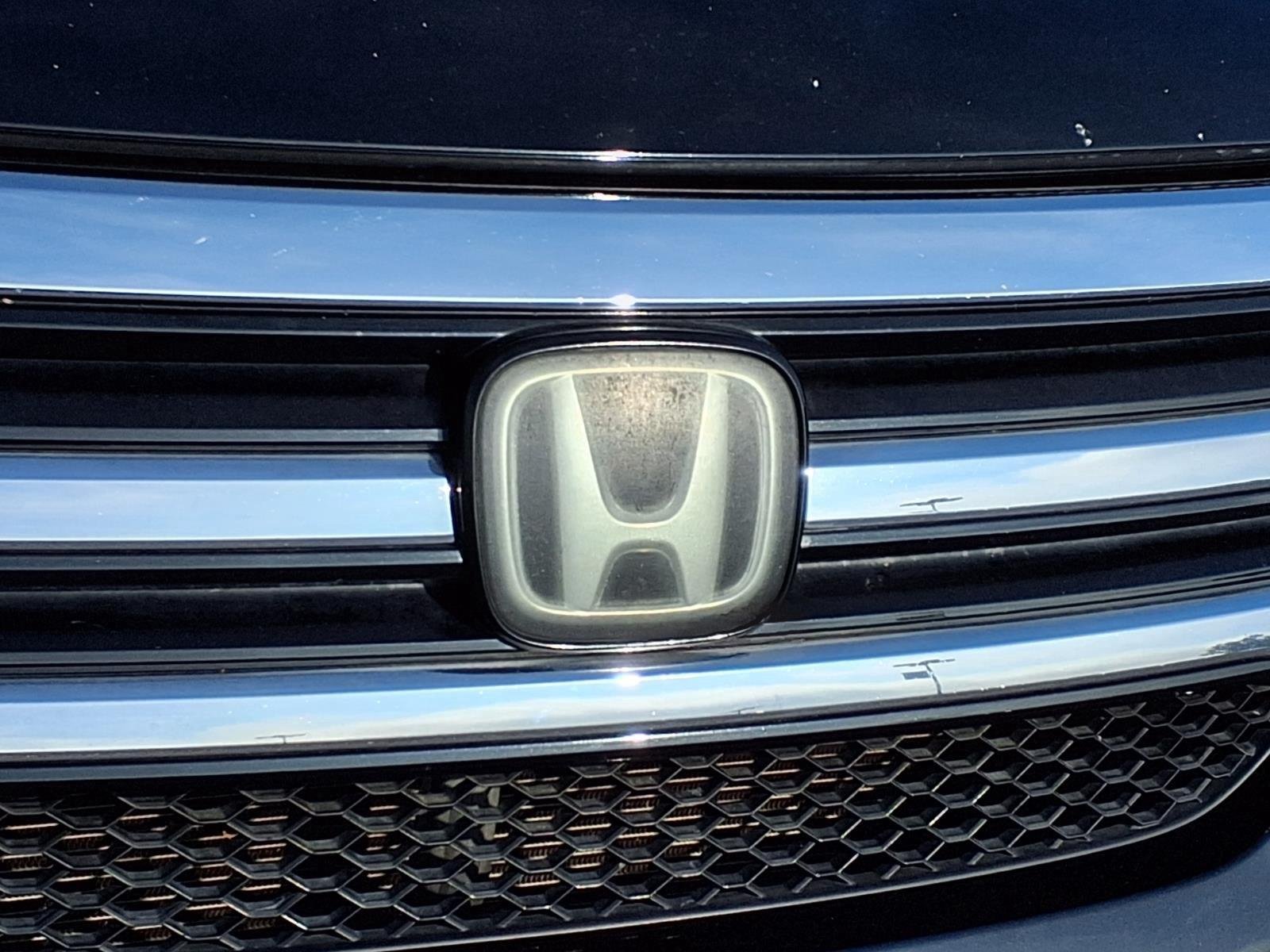 Used 2016 Crystal Black Pearl Honda Touring image 14