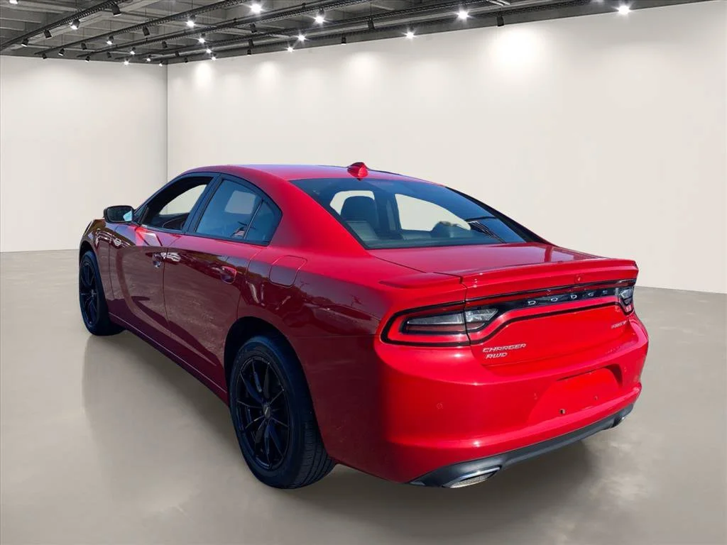 Used 2015 Redline Red Tricoat Pearl Dodge SXT image 5