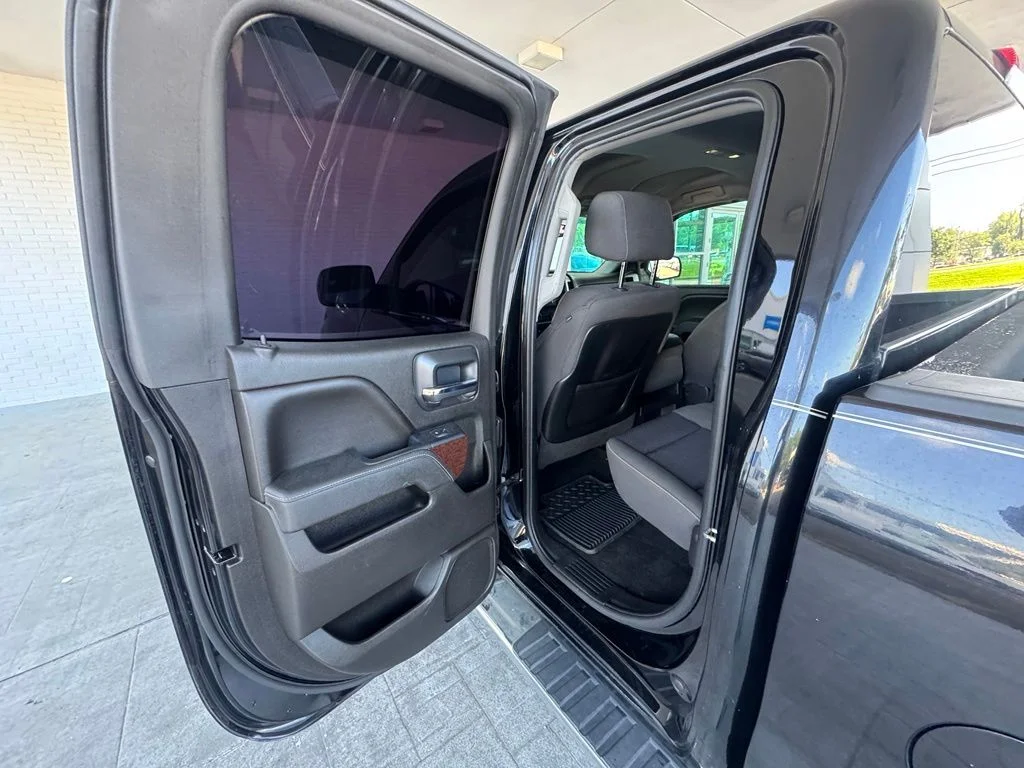 Used 2014 Black GMC SLE image 19