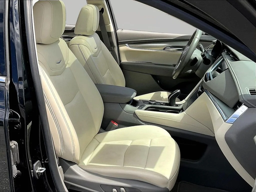 Used 2021 Black Cadillac Premium Luxury image 34