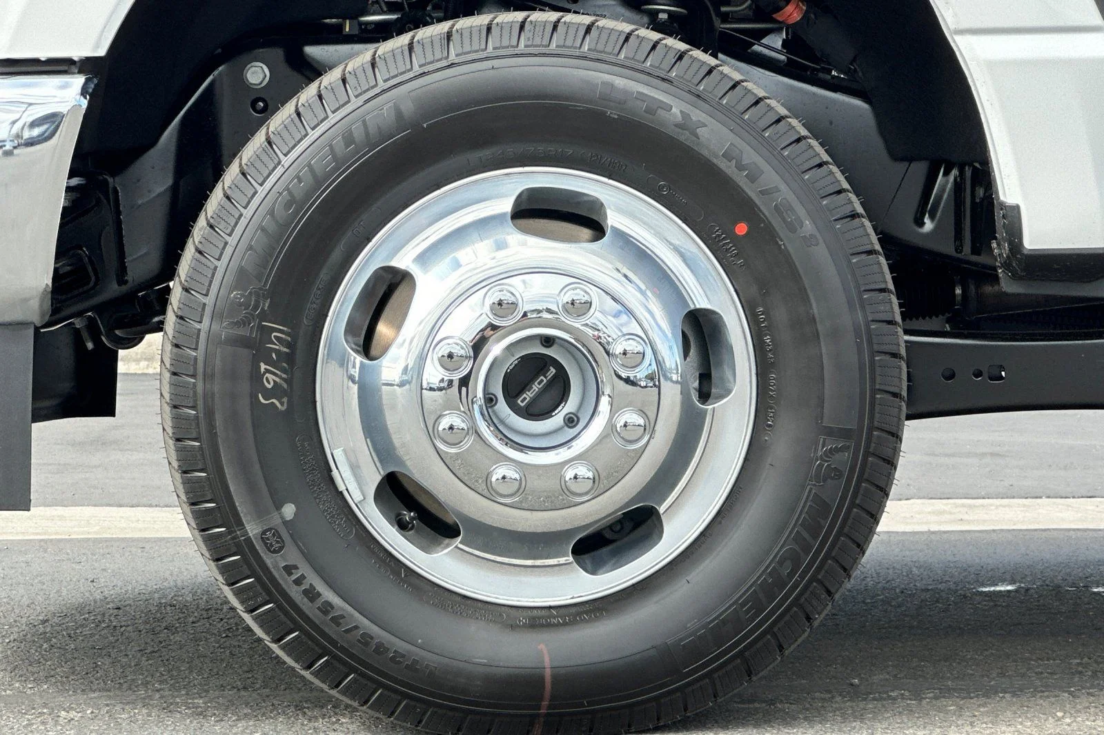 New 2026 Star White Metallic Tri-Coat Ford F-350® Lariat® image 23