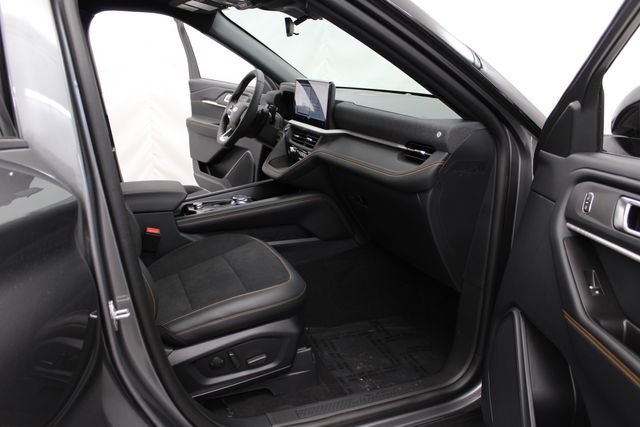 New 2026 Carbonized Gray Metallic Ford Tremor® image 26